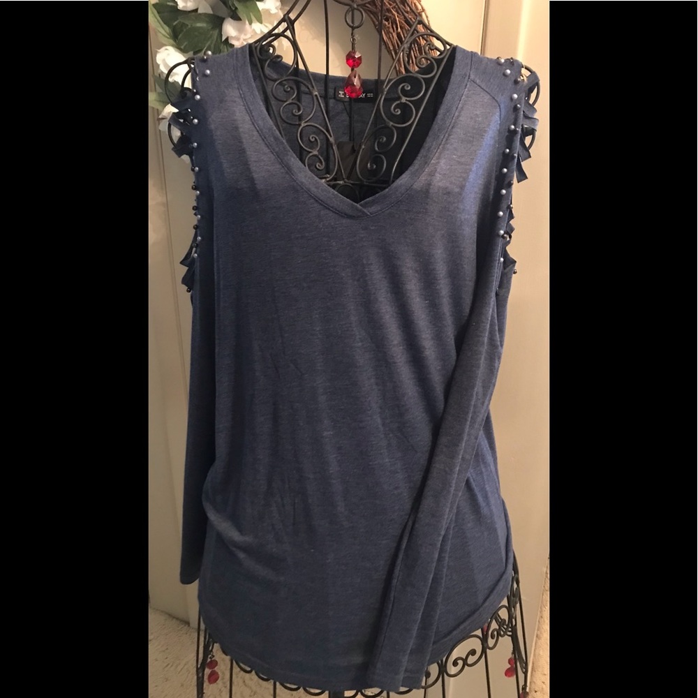 NWOT. Sheilay Open Slat Long Sleeve Pearl Studded Top XXL